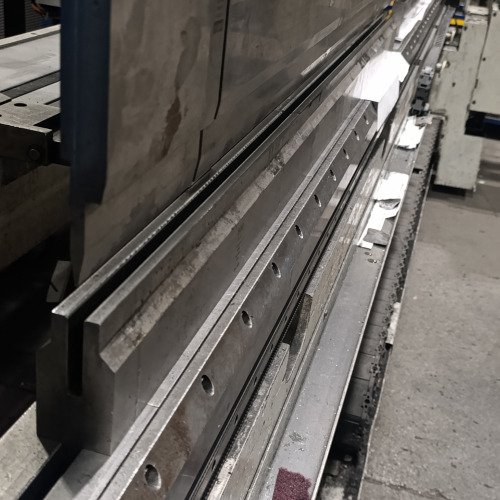 Ciscenje alata za savijanje metala